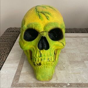 Easter Unlimited vintage Yellow and Green Skull rubber glow pop 10"